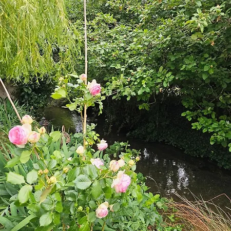 En Bord De Riviere Blancs-Coteaux