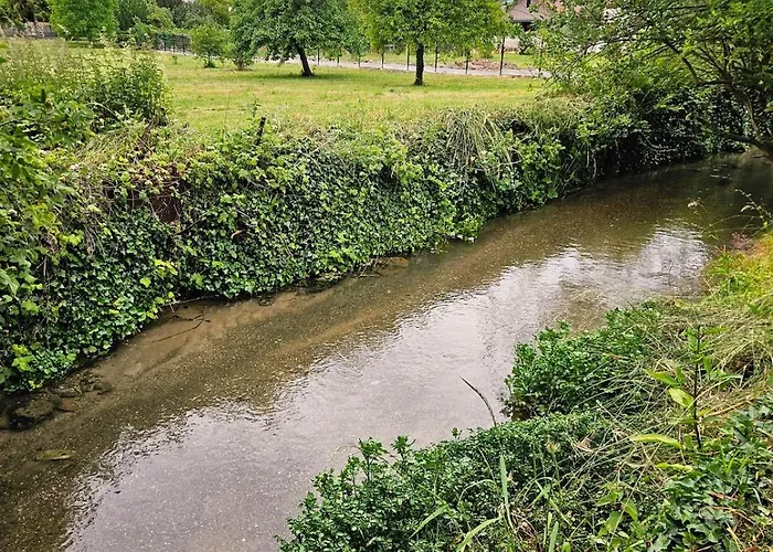 En Bord De Rivière Hébergement de vacances *